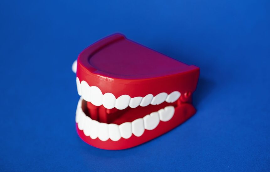 pretend-teeth-image1920x1080 pretend-teeth-image1920x1080